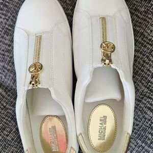 Womens Michael Kors Keaton Zip Up Sneakers. Low Top/Slip On Sneakers. Size 8M.